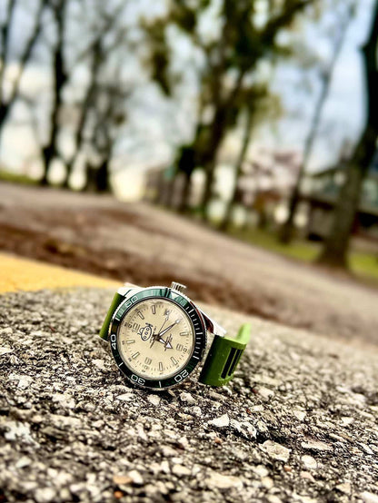 The SS-1 in Green and White